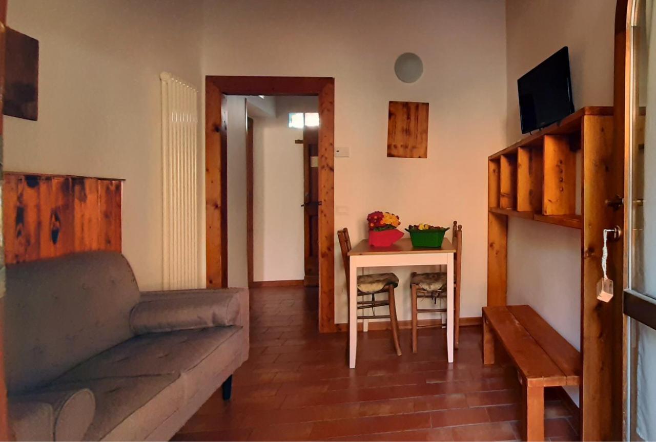 Country House Ca' Vernaccia Guest House อูร์บีโน ภายนอก รูปภาพ