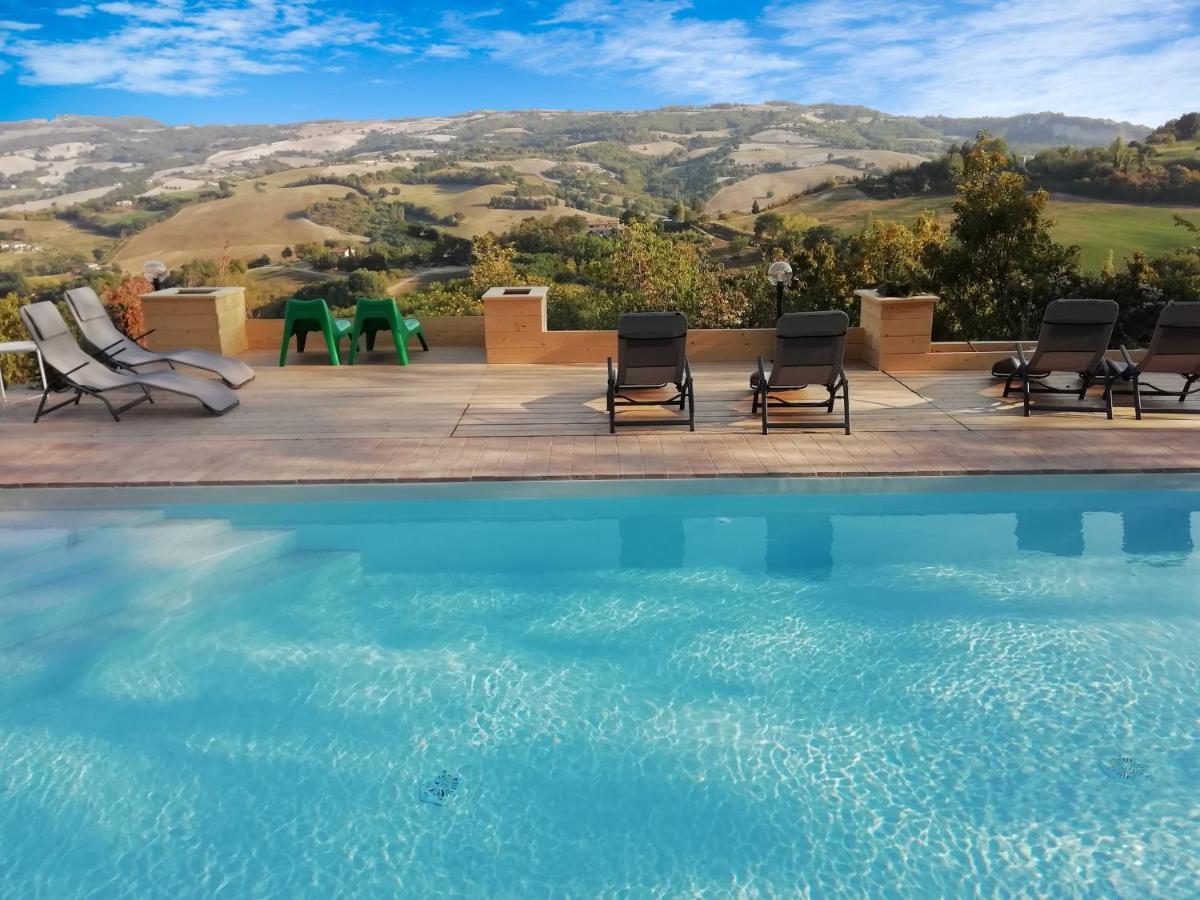 Country House Ca' Vernaccia Guest House อูร์บีโน ภายนอก รูปภาพ