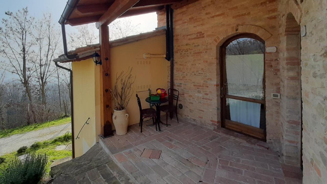 Country House Ca' Vernaccia Guest House อูร์บีโน ภายนอก รูปภาพ