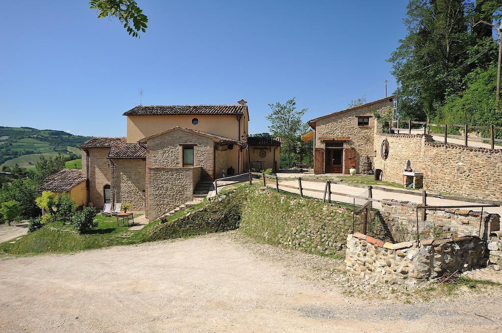 Country House Ca' Vernaccia Guest House อูร์บีโน ภายนอก รูปภาพ